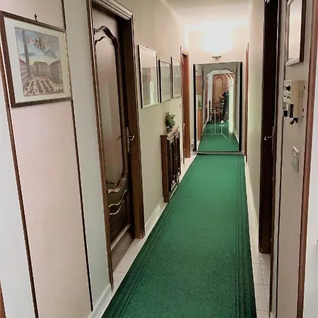 Hotel Elena