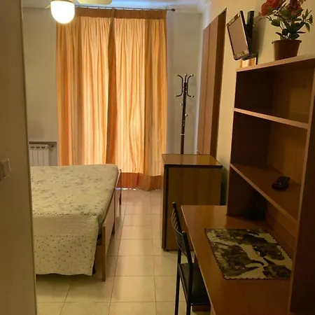 Elena Hotel *
